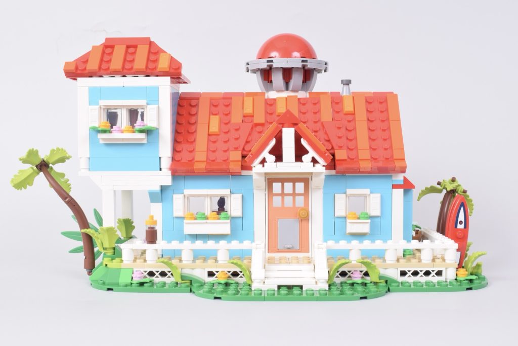 LEGO Disney 43268 Lilo and Stitch Beach House review 2 1024x683