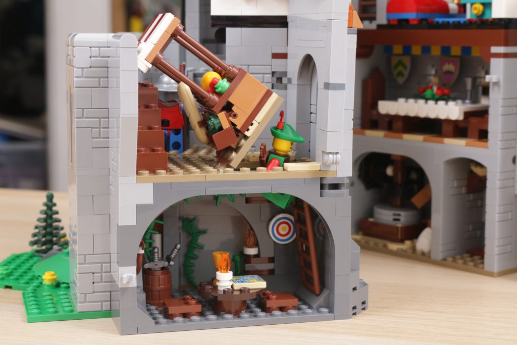 LEGO ICONS 10305 Lion Knights Castle review 32 1024x683
