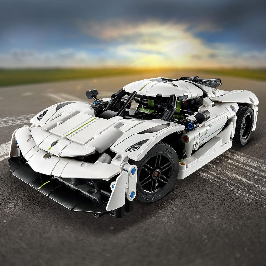 LEGO Technic 42184 Koenigsegg Jesko Absolut White Hypercar 10 1024x1024