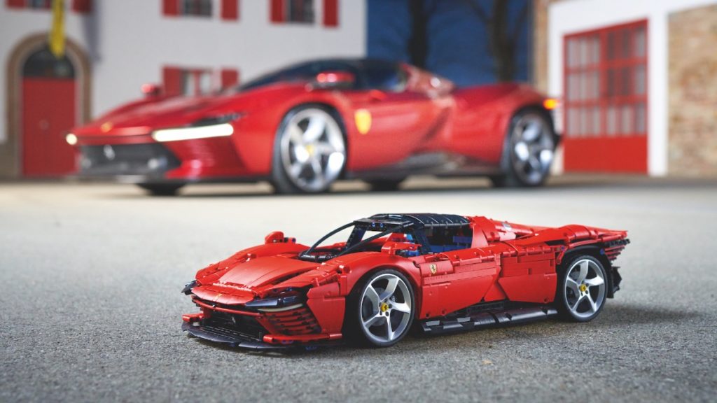 LEGO Technic 42143 Ferrari Daytona SP3 featured 1
