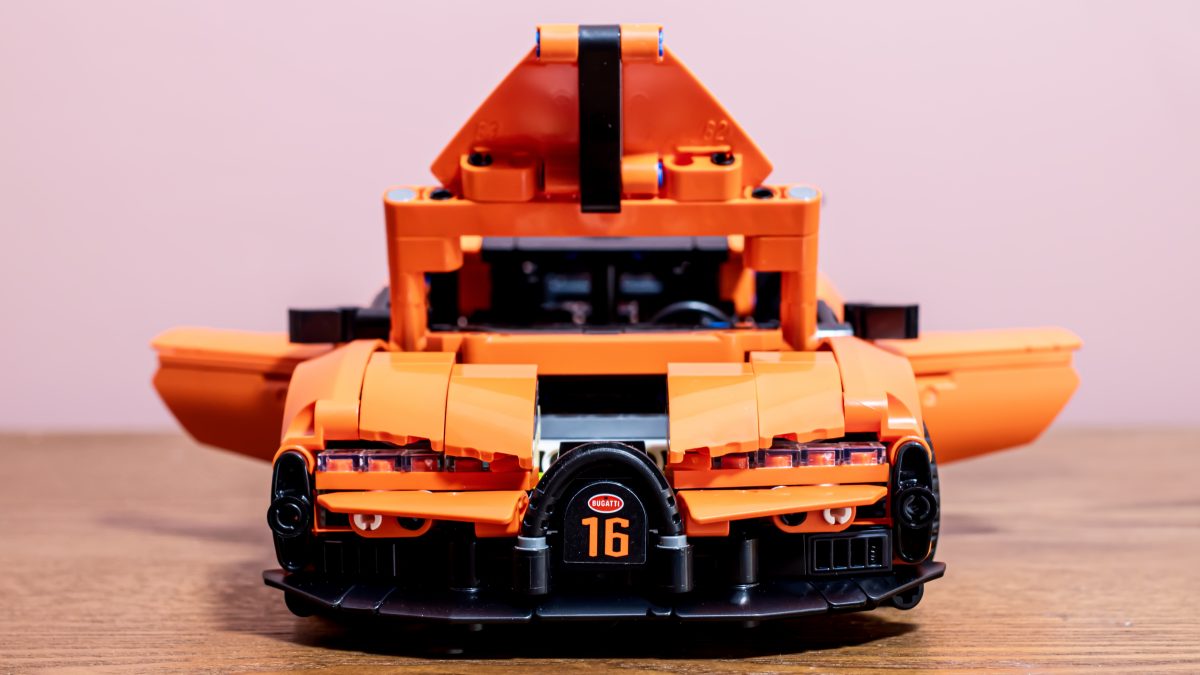 LEGO Technic 42222 Bugatti Chiron Pur Sport Hypercar 7 1200x675