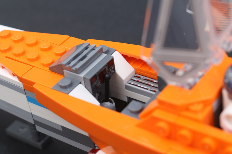 LEGO Star Wars 75273 Poe Dameron’s X wing Fighter review 14