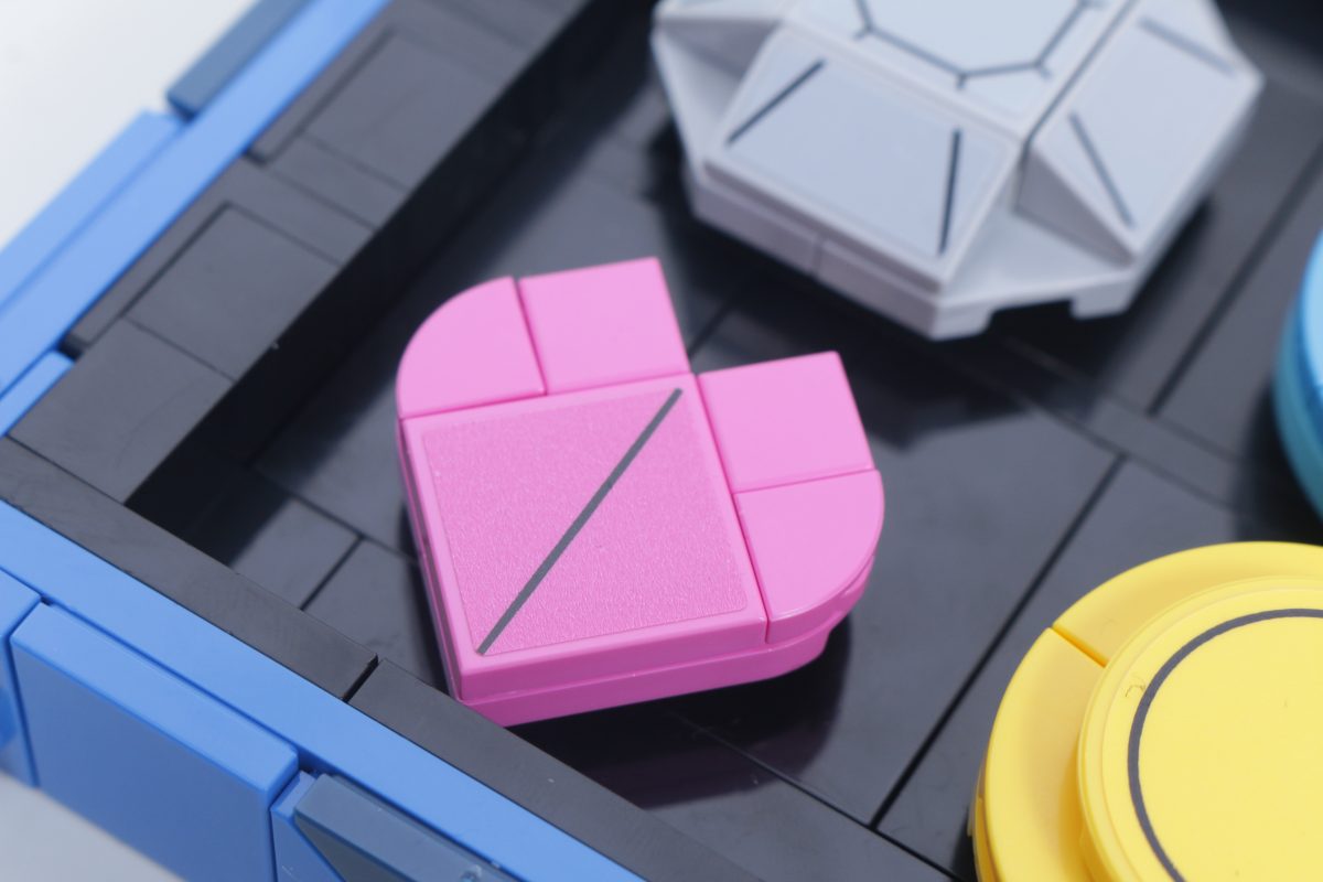 LEGO Pokemon 40892 Kanto Region Badge Collection review 5 1200x800