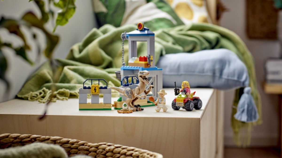 LEGO Jurassic Park 30th anniversary set offers a minifigure first