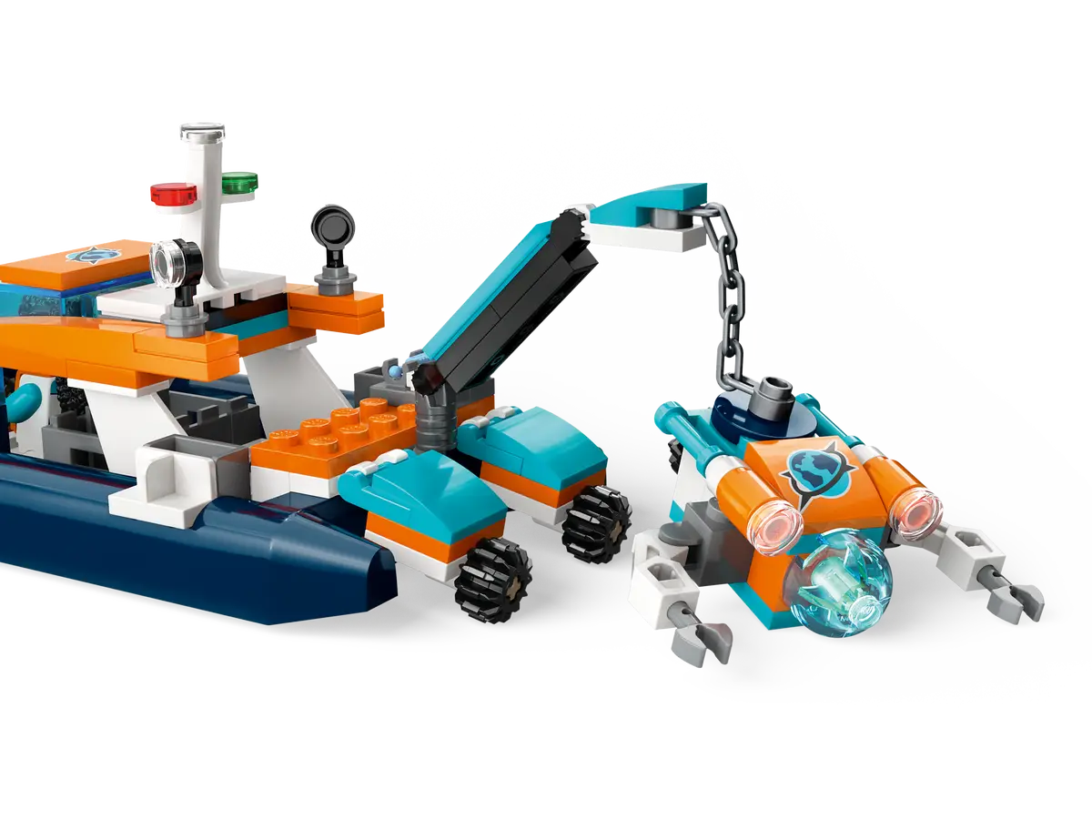 LEGO City 60377 Explorer Diving Boat 4