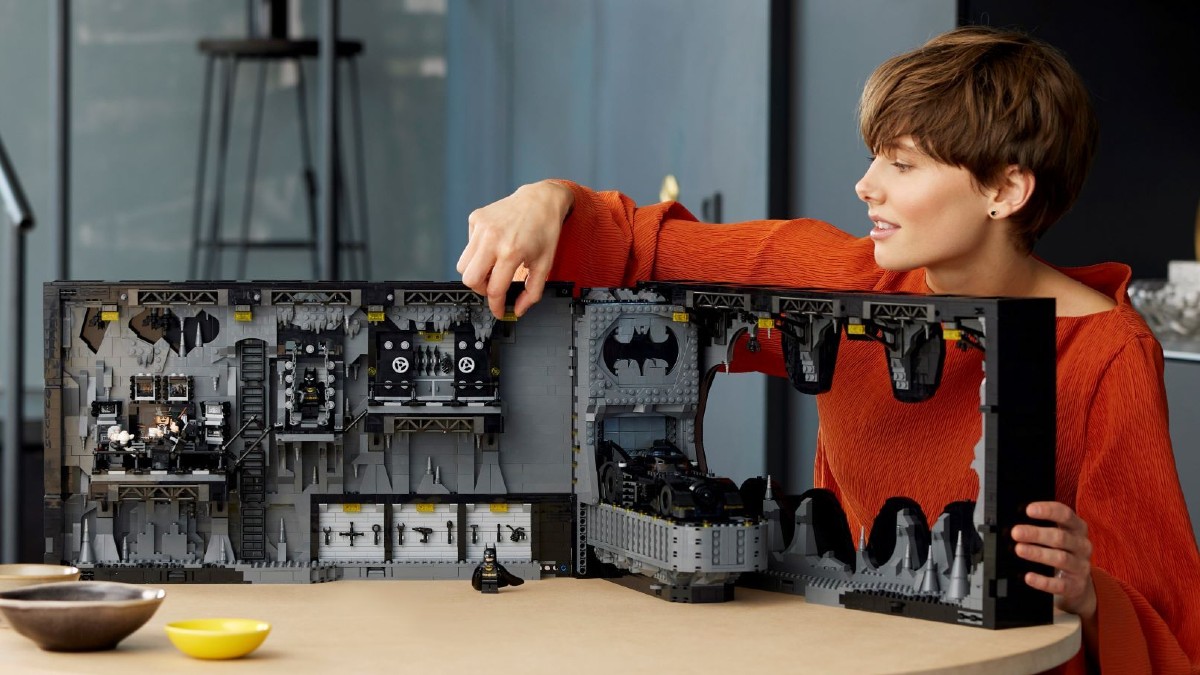 Five things we’ve spotted in LEGO Batman 76252 Batcave – Shadow Box