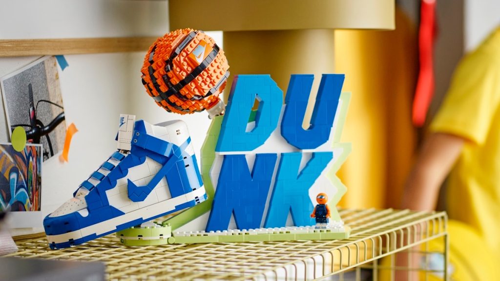 LEGO 43008 Nike Dunk featured 1024x576