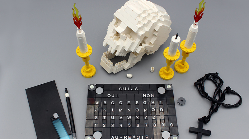 Brick Pic of the Day: Communicating