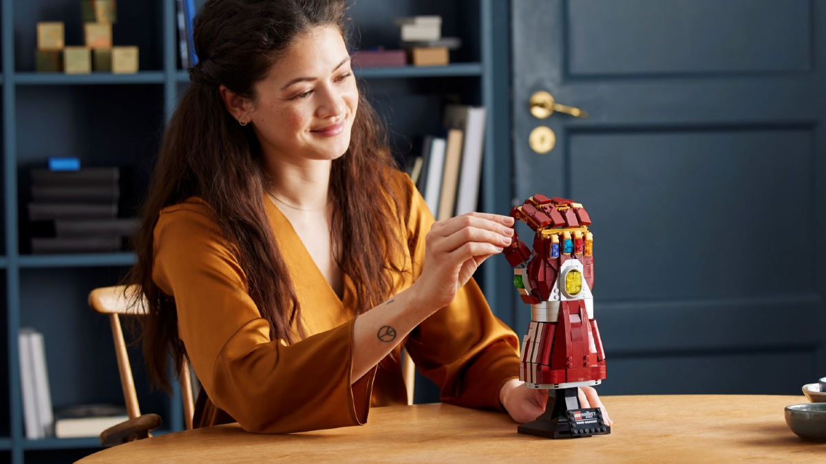 LEGO Marvel 76223 Nano Gauntlet officially revealed