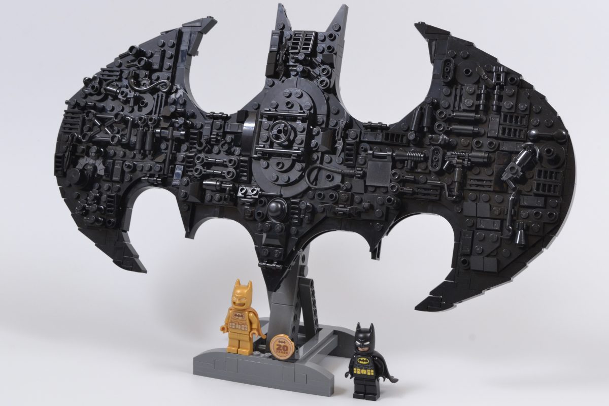 LEGO Batman 76330 Batman Logo 2 1200x800